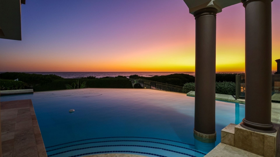 6 Bedroom Property for Sale in Myoli Beach Western Cape
